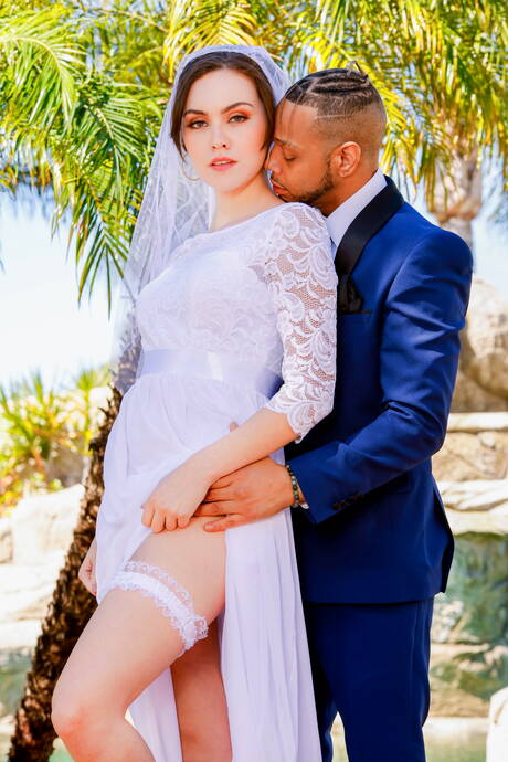 Penthouse invite you to explore a free pics with Freya Parker in hardcore fuck scene